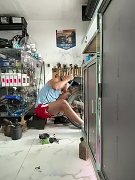 Paul22cm- live sex cam