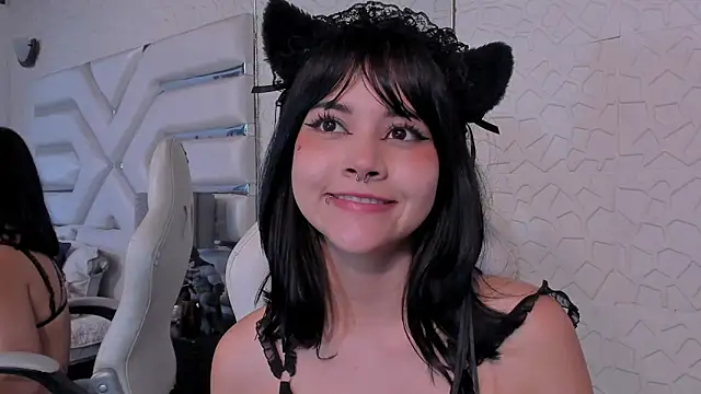 TatiLee live sex cam