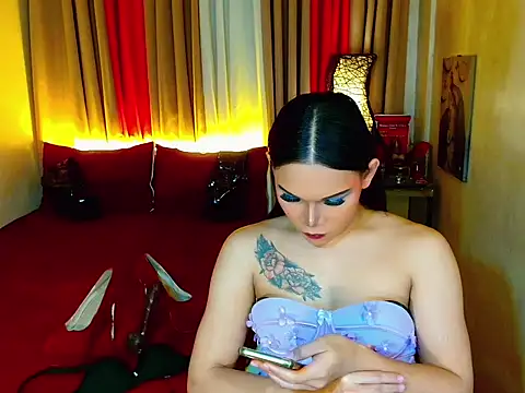 Kelly_Shemale live sex cam