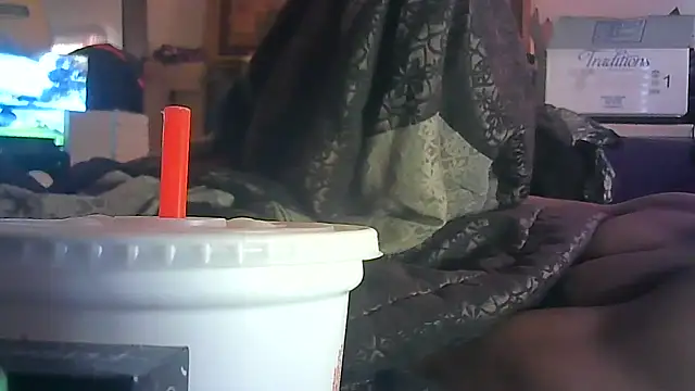 ON3YOULLN3VER_FIR3's cam snapshot