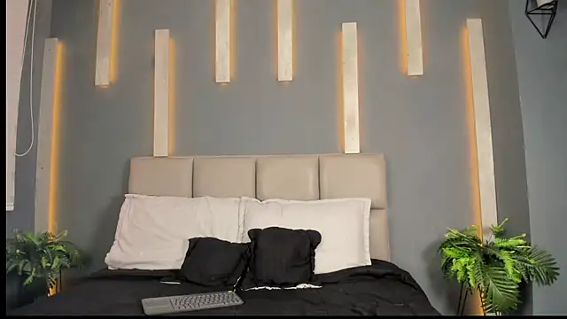 Amy_petitee's cam snapshot