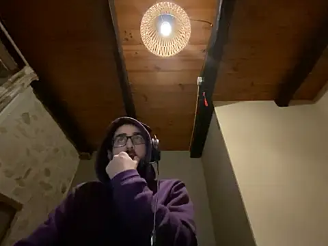 young_bear06's cam snapshot