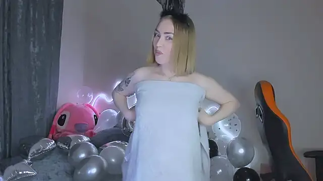 LaraKrein_lk's cam snapshot