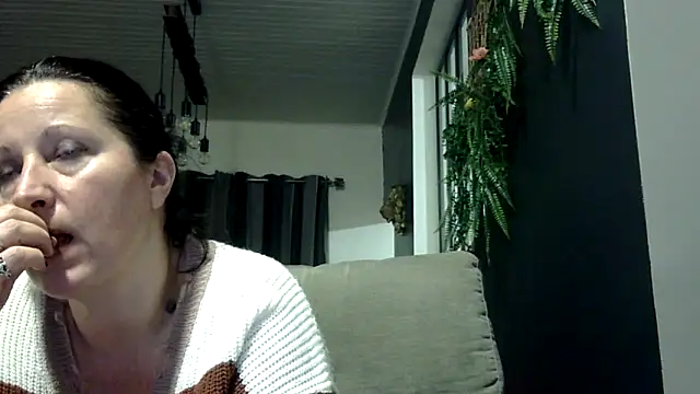 feline27's cam snapshot