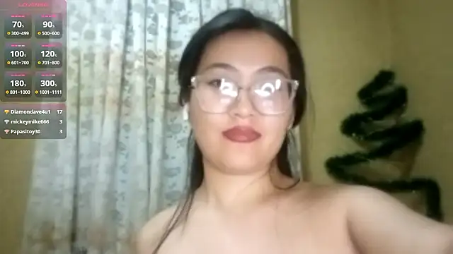 LinneaHyles's cam snapshot