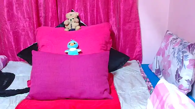 SLUTTYROXY's cam snapshot