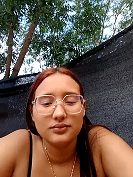 young_dairy01's cam snapshot