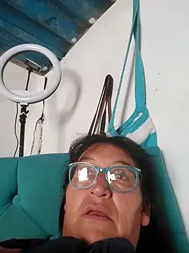 clarita_01's cam snapshot