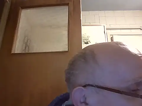 mariusica1@xh's cam snapshot