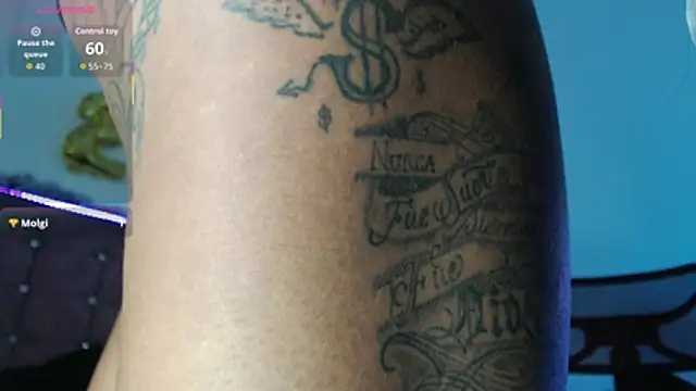 lily_jamesx's cam snapshot