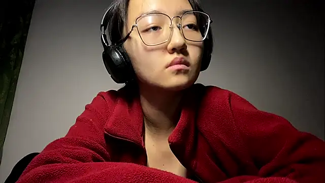 LinaClous live sex cam