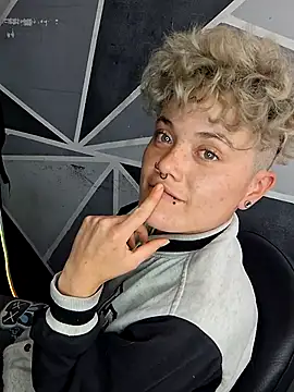 megan_cr's cam snapshot