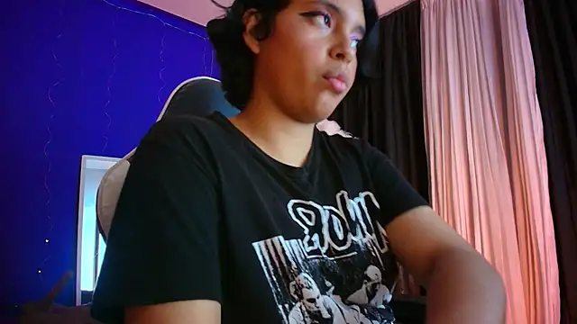 Emmapark_'s cam snapshot