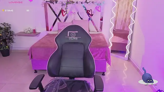 ZURY_TAY's cam snapshot