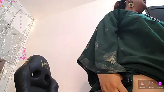 heluejamil's cam snapshot