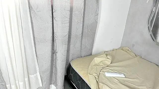 elysha_venus_'s cam snapshot