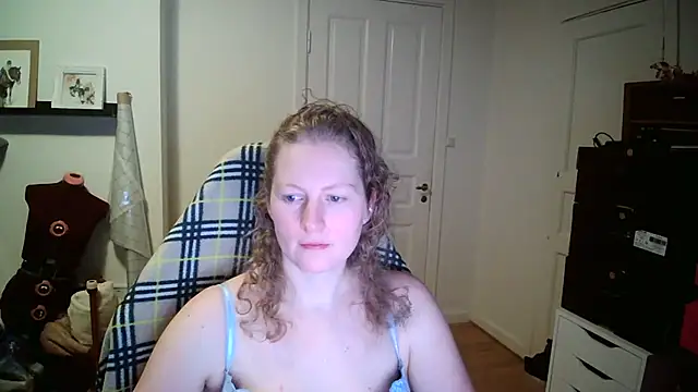 Girlnina-1995's cam snapshot