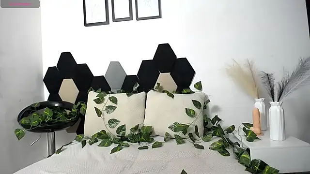 Lili_mdls's cam snapshot