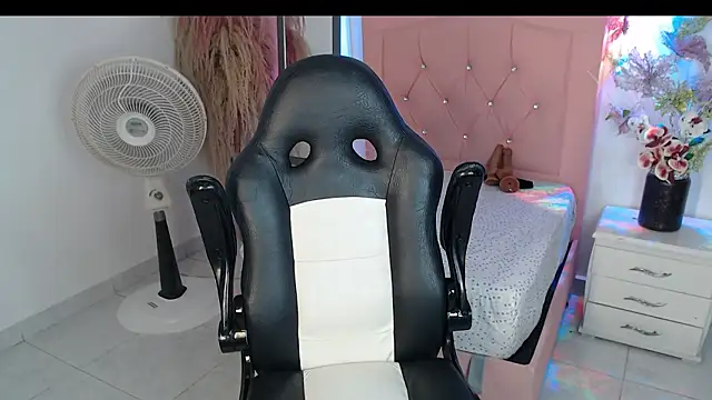 Ebony_foxxx's cam snapshot