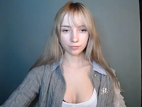 LuciaYoung's cam snapshot