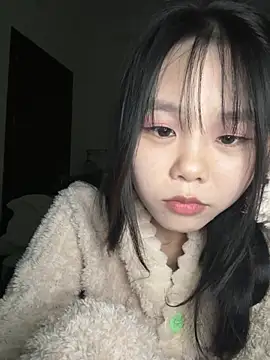 Emely-lysea live sex cam