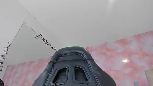 aida_rose_'s cam snapshot