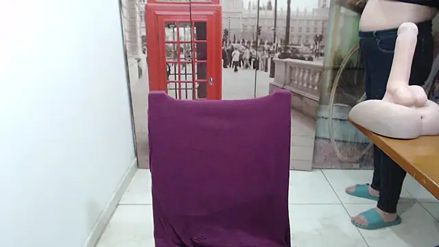 curly_greeneyed's cam snapshot