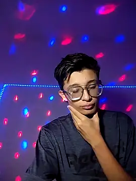 SantiagoRusso18 live sex cam