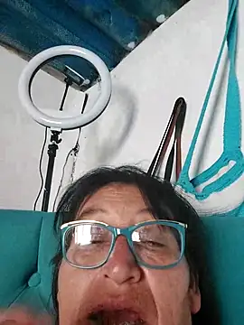 clarita_01's cam snapshot