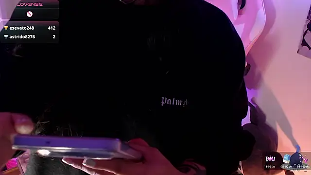 sofi_soft_'s cam snapshot