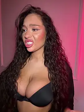 CardiSweetBaby's cam snapshot