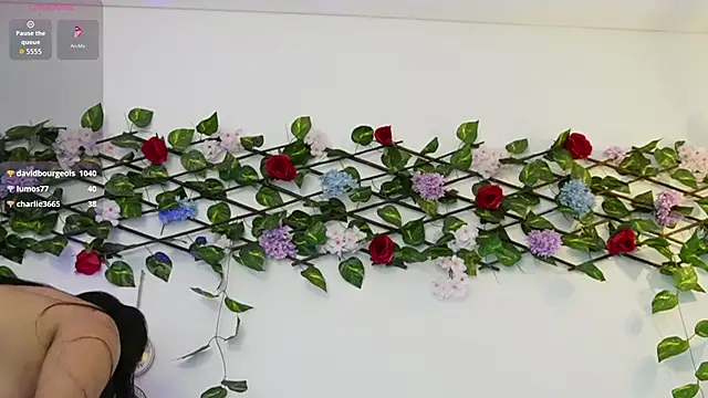 saraBow's cam snapshot