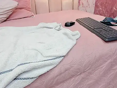 Naughty_Mely_'s cam snapshot