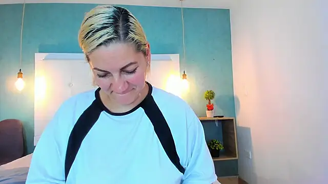 Heidy_milf's cam snapshot