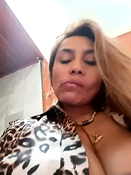 Lara_Milf__'s cam snapshot