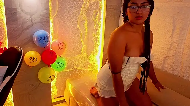 isabella_tp's cam snapshot