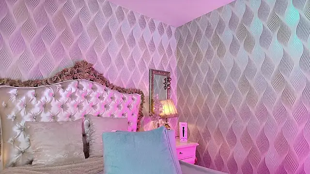 Bella_Smiith_'s cam snapshot