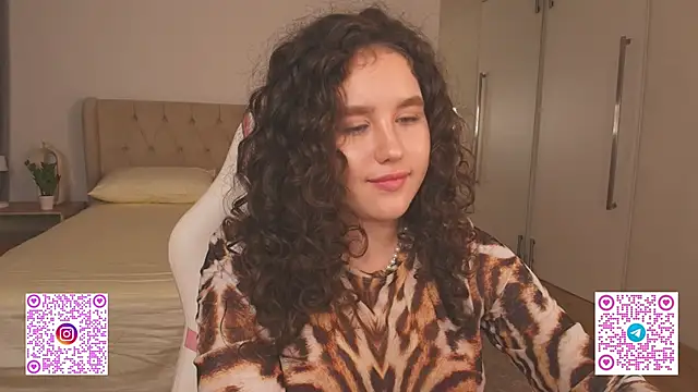 Ariella_Sol's cam snapshot