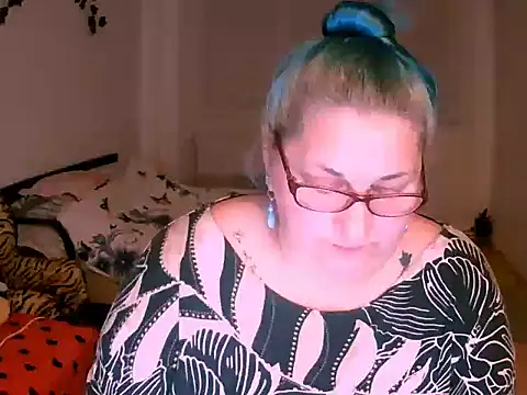 BlondyBigBoobs's cam snapshot