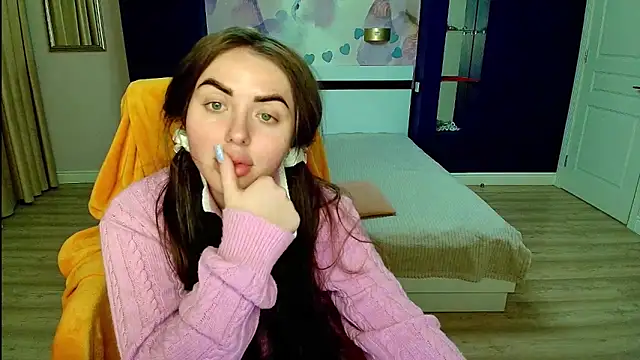 MissisCaty's cam snapshot