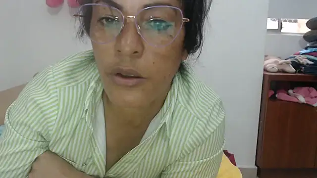 kateleyagrey's cam snapshot