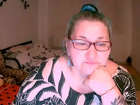 BlondyBigBoobs's cam snapshot