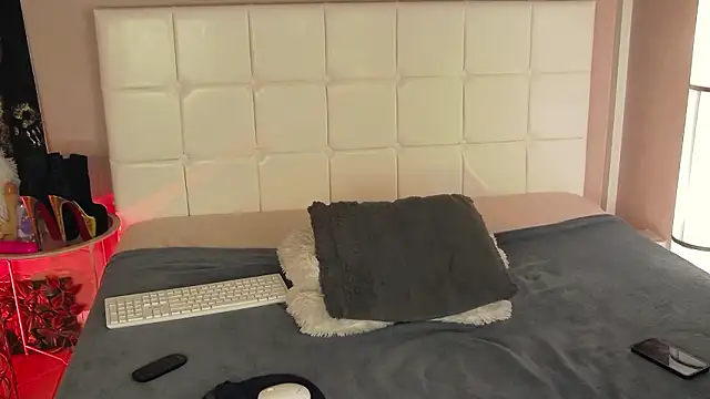 IzieCarter's cam snapshot