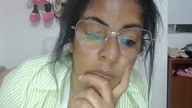 kateleyagrey's cam snapshot