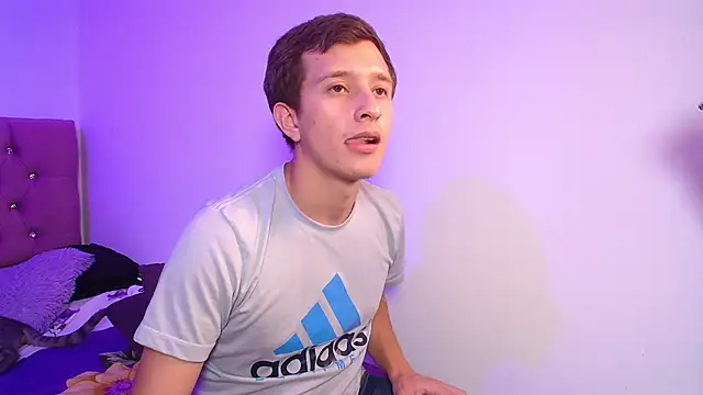 mae_nathan_'s cam snapshot