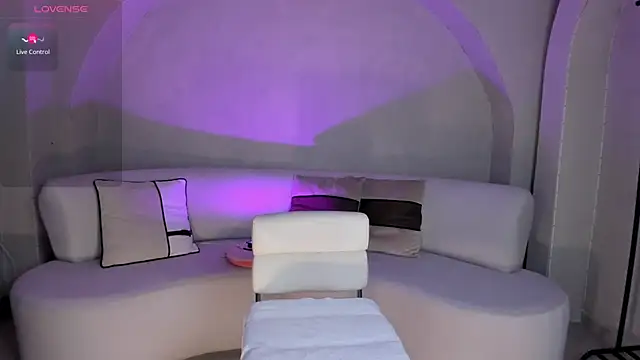 NiaHolland's cam snapshot