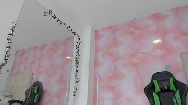 aida_rose_'s cam snapshot