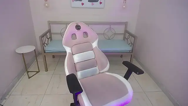 Choloeadams_xxx's cam snapshot