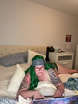 DaisyBlake's cam snapshot