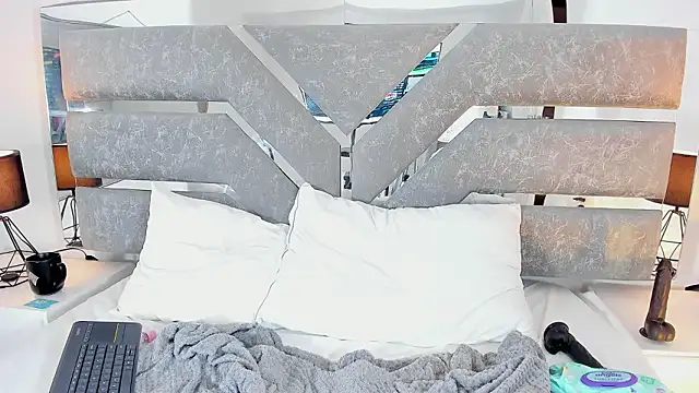 Slut_Milf_'s cam snapshot